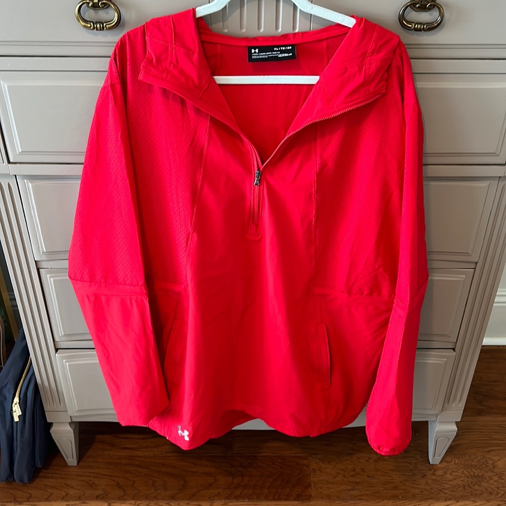 Under armour hooded loos fit pull over
